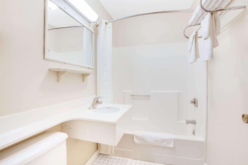 Travel Inn image 7